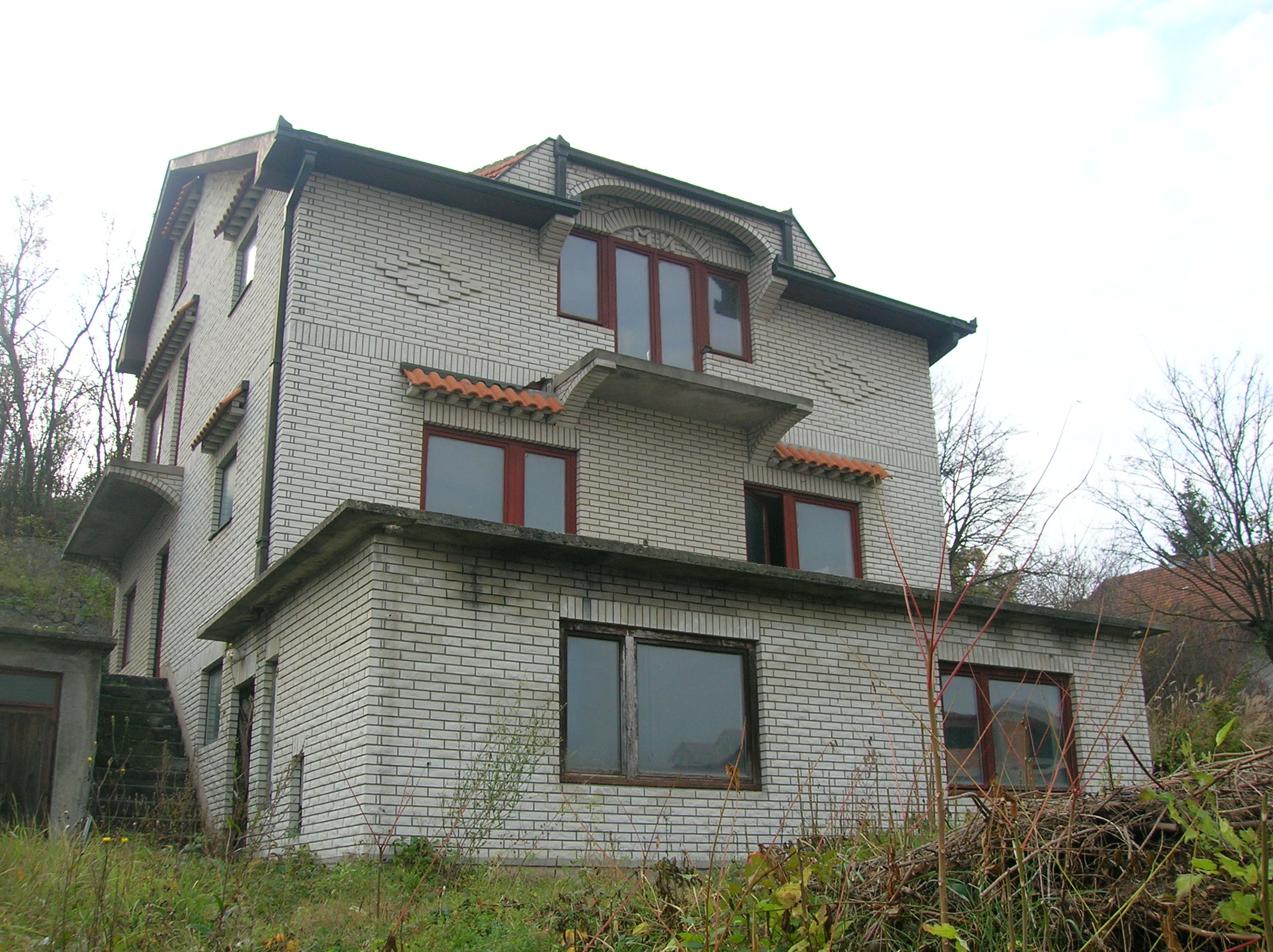 Дом, Дunavski venac, LEŠTANE 400m2 7.2a