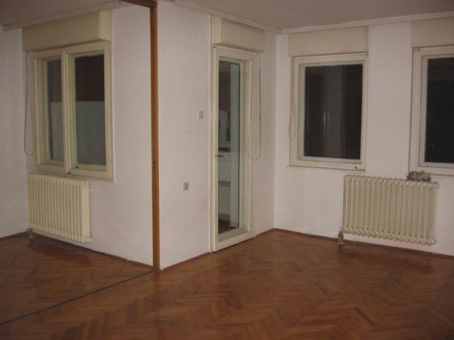 Prodajem Stan-Apartman, Pravni, Niš Područje